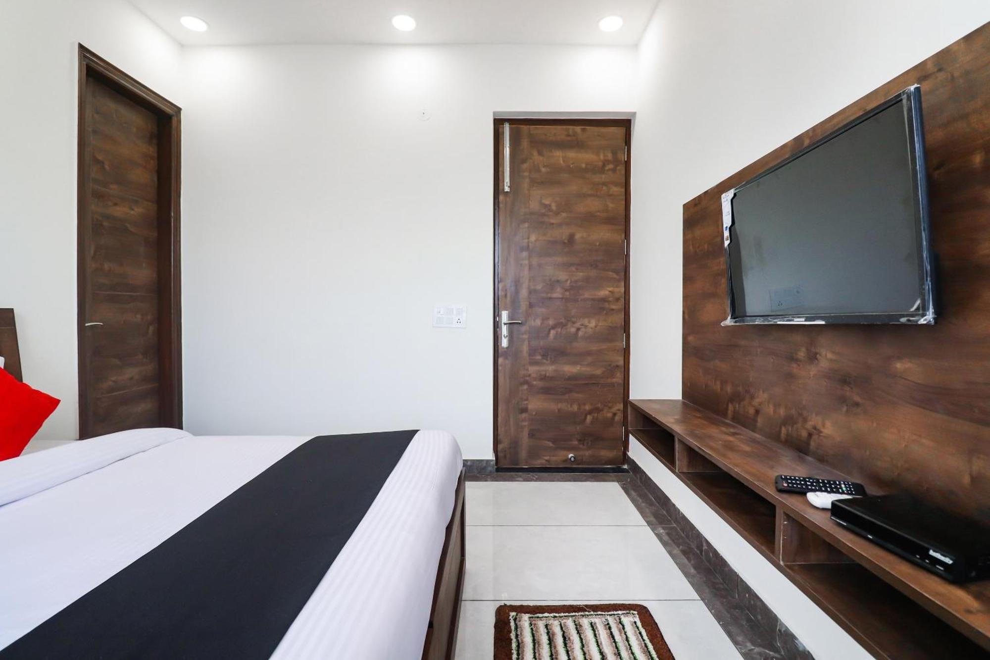Collection O Green Leaf Residency Gurgaon Ngoại thất bức ảnh